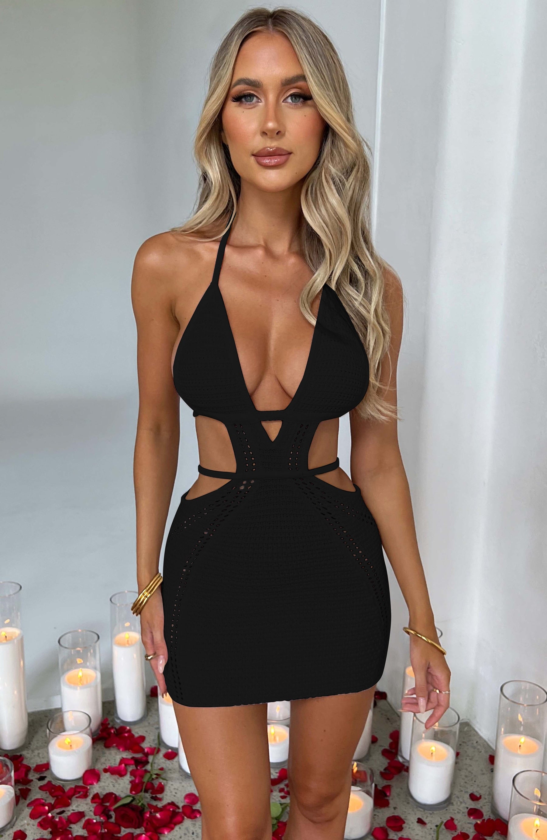 Mozision Hollow Out Halter Sexy Mini Dress Women Summer New Sleeveless Backless Skinny Club Party Knit Tank Dress Vestido Black