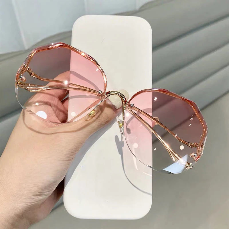 2023 Fashion Tea Gradient Sunglasses Women Ocean Water Cut Trimmed Lens Metal Curved Temples Sun Glasses Female UV400